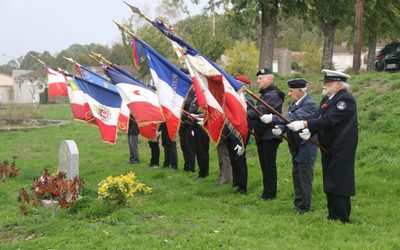 Hommage aux 58 parachutistes morts à BEYROUTH